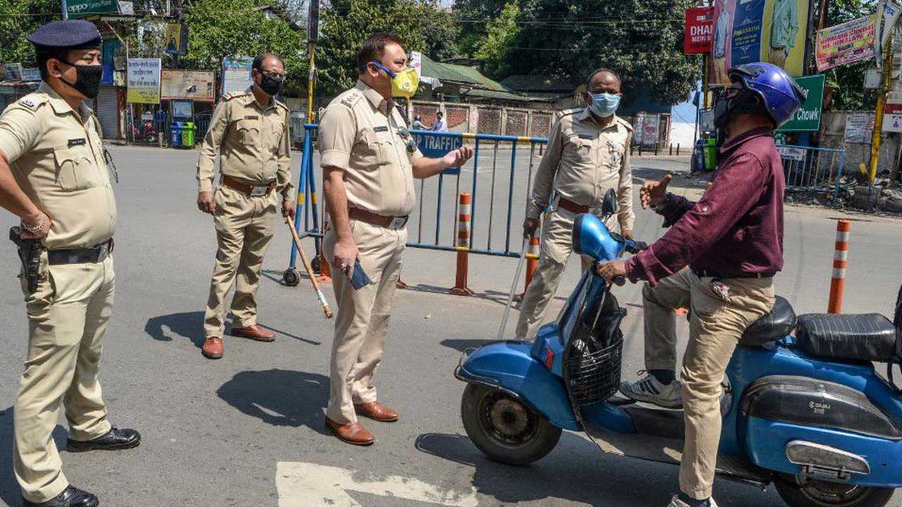 রাষ্ট্রীয় সন্ত্রাসের বিরুদ্ধে ফেসবুক পোস্ট, হাওড়ায় ছাত্রকে হেনস্থা পুলিশের