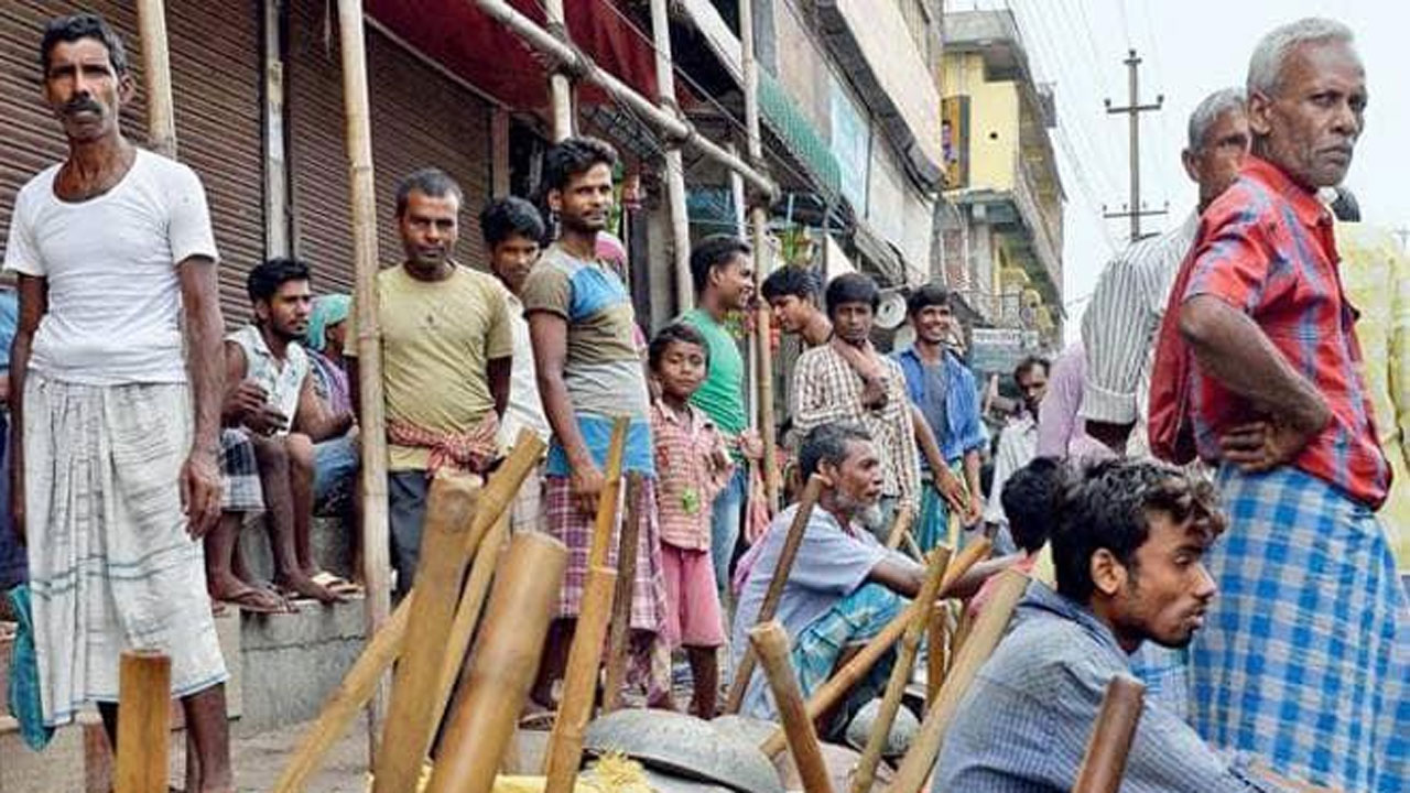 ৩ বছরে দেশে আত্মহত্যা করেছেন ১ লক্ষ ১২ হাজার দিনমজুর, জানাল কেন্দ্র